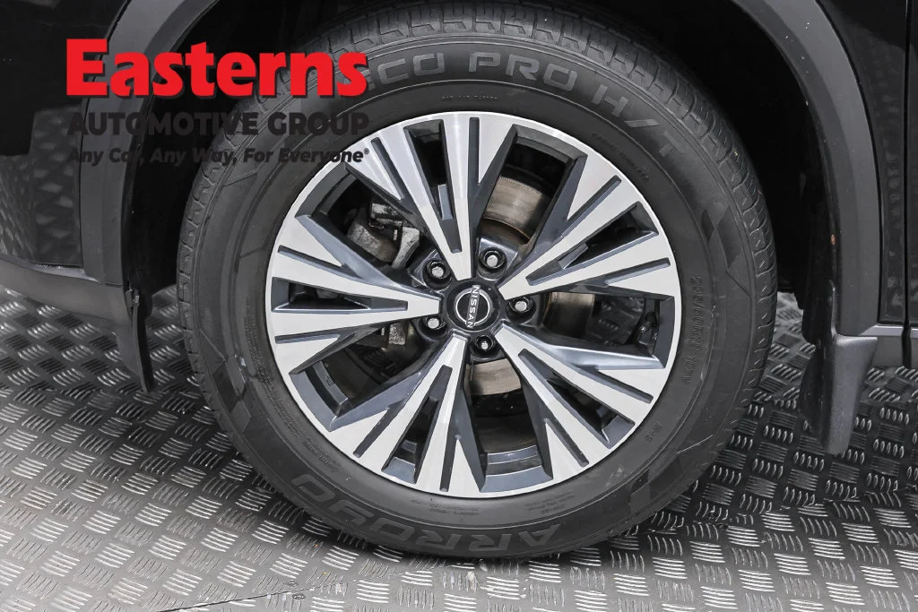 Used 2023 Black Nissan SV image 33