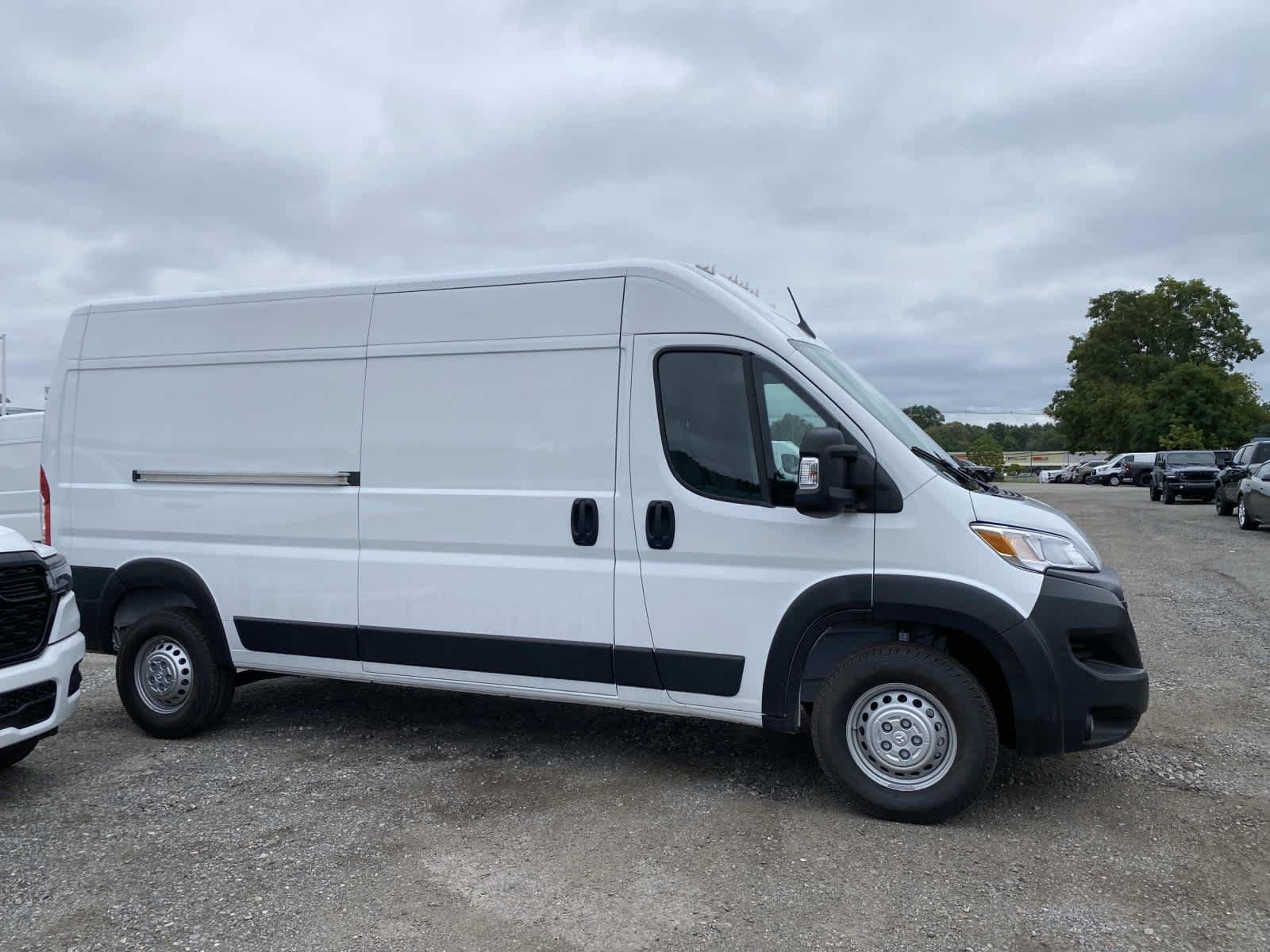 New 2026 Bright White Clear-Coat Exterior Paint Ram Tradesman image 2