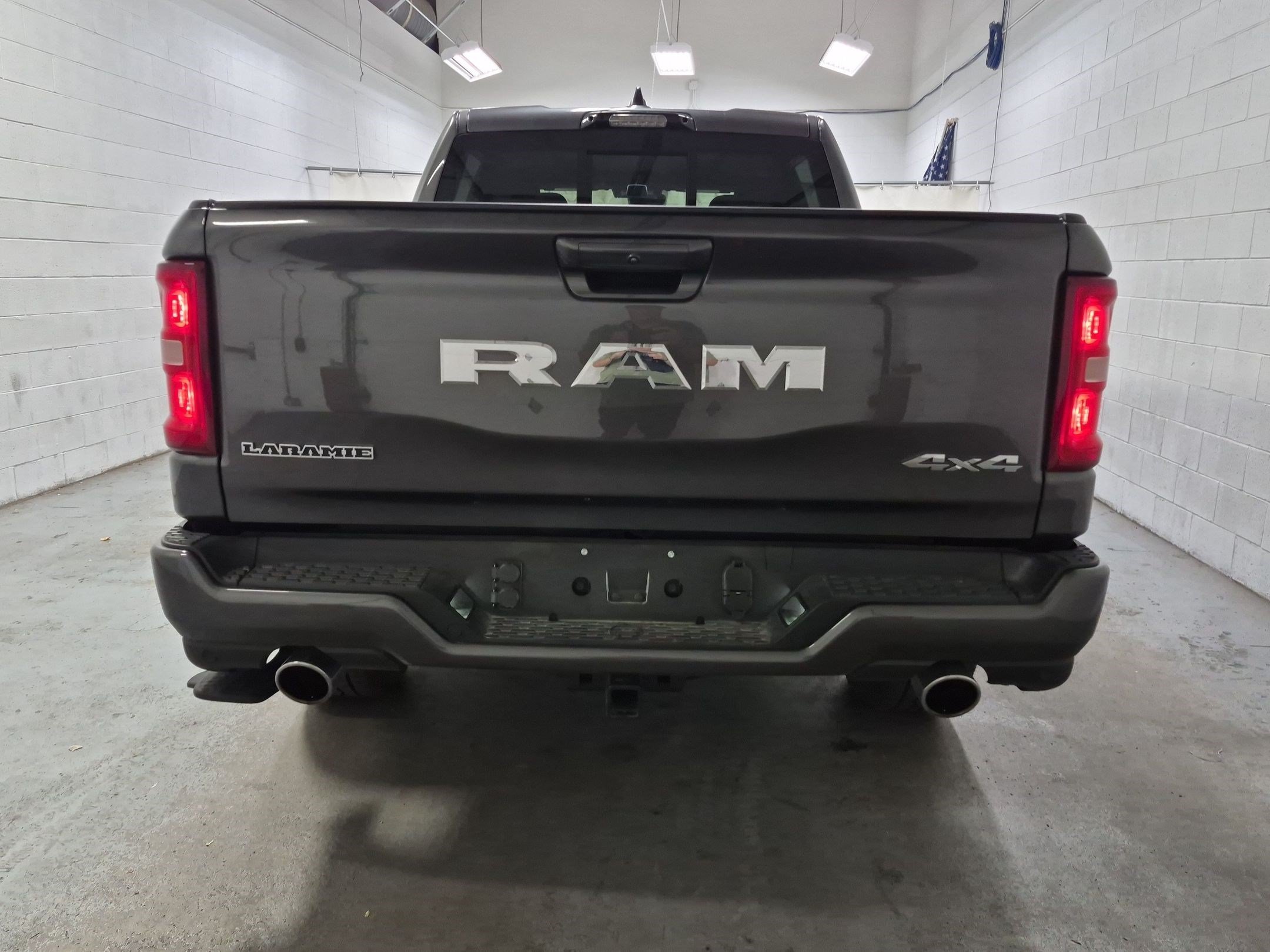New 2026 Granite Crystal Metallic Clear-Coat Exterior Paint RAM Laramie image 5