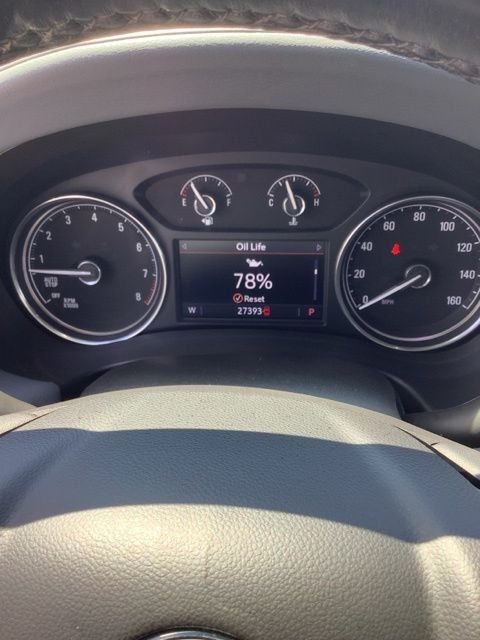 Used 2023 Summit White Buick Essence image 29
