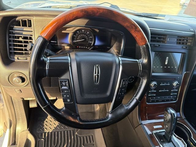 2016 Lincoln Navigator Select - Photo 16
