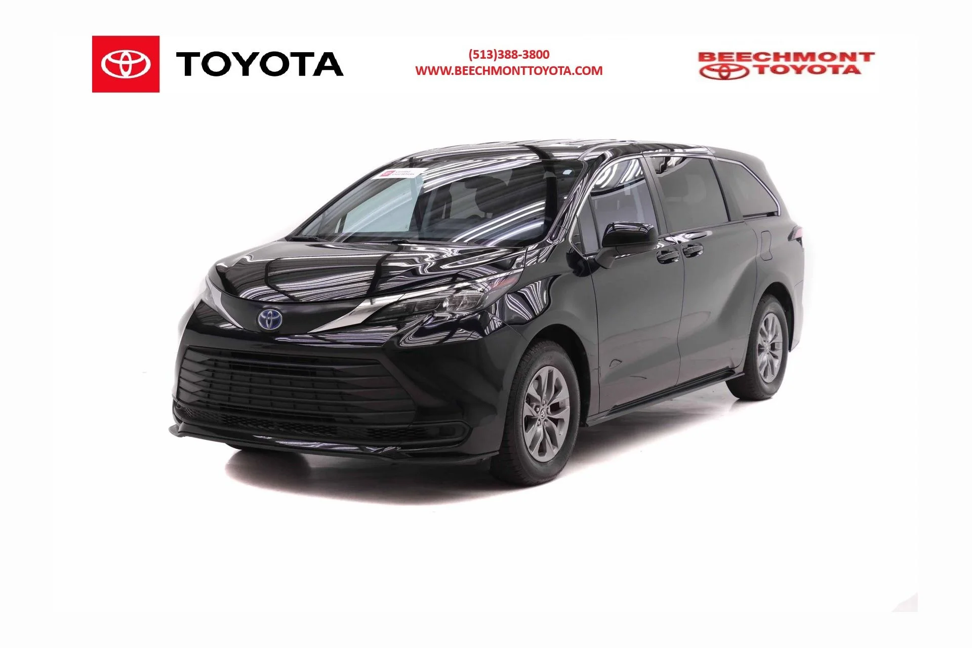 2024 Toyota Sienna LE 8-Passenger Hybrid FWD's photo