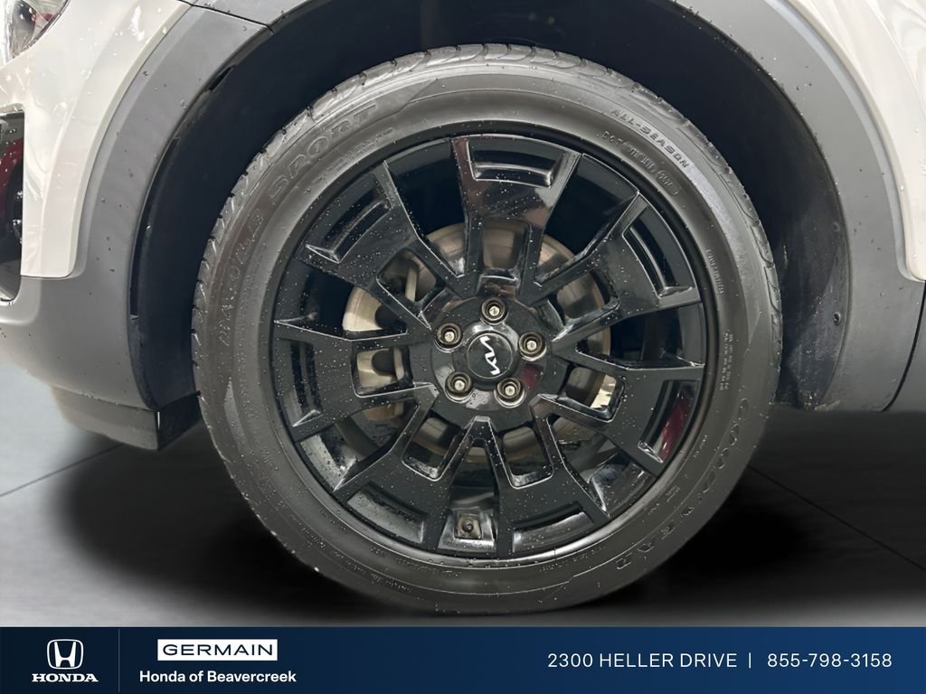 Used 2022 Wolf Gray Kia SX image 13