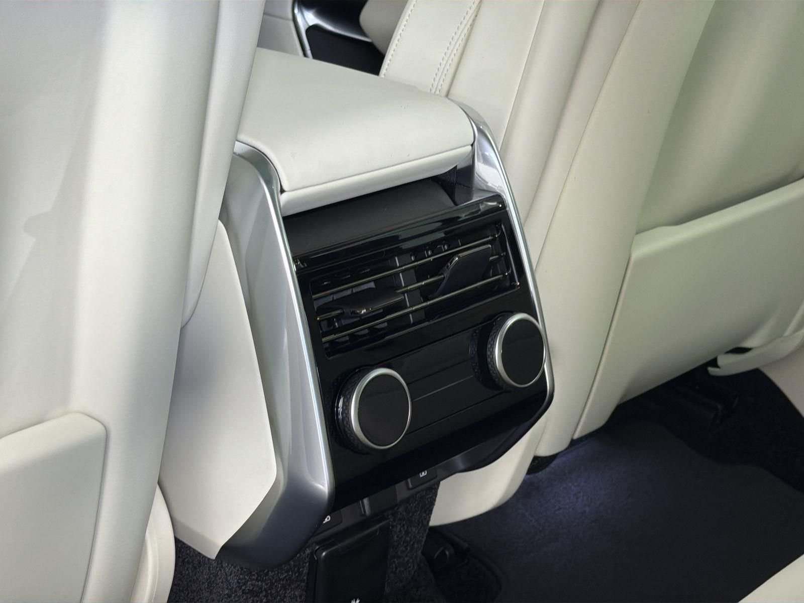 2026 Land Rover Range Rover SE - Photo 27