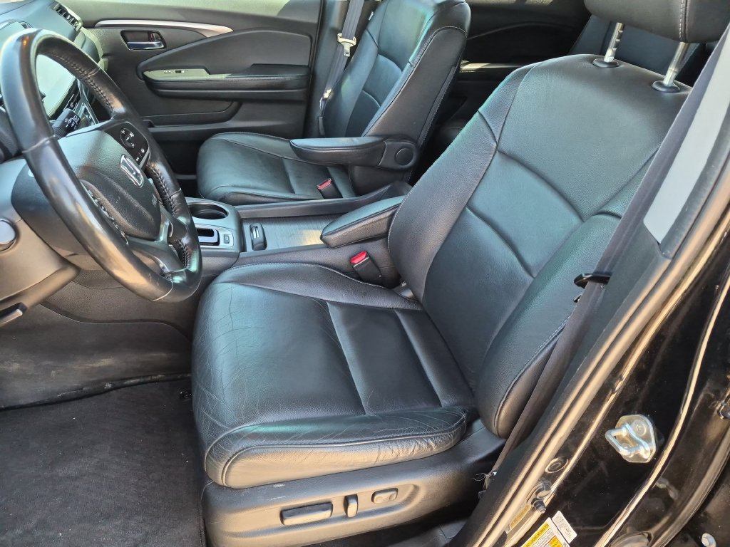 Used 2019 Black Honda EX-L image 11
