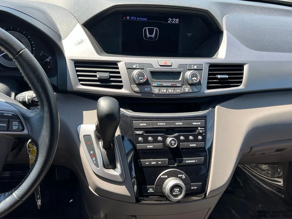 Used 2013 Polished Metal Metallic Honda EX-L image 20