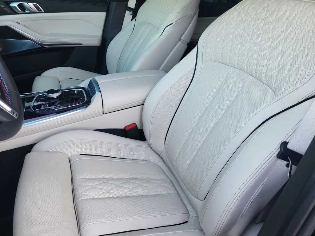 Used 2026 Green BMW M60i image 12