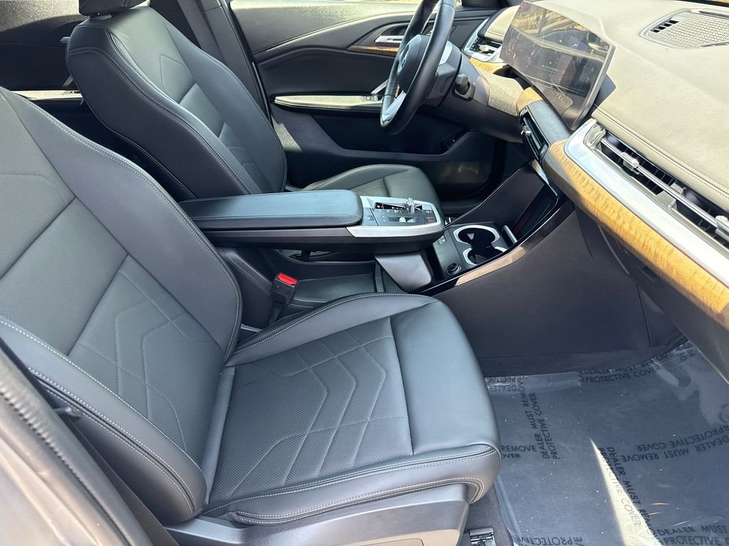 Used 2025 Silver BMW xDrive28i image 13