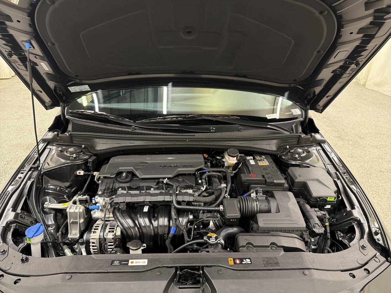New 2026 Abyss Black Hyundai SE image 11