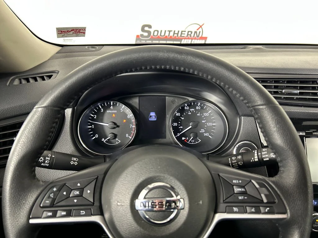 Used 2019 Silver Nissan SV image 13