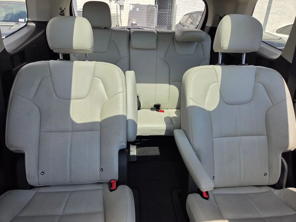 Used 2021 White Pearl Kia SX image 33