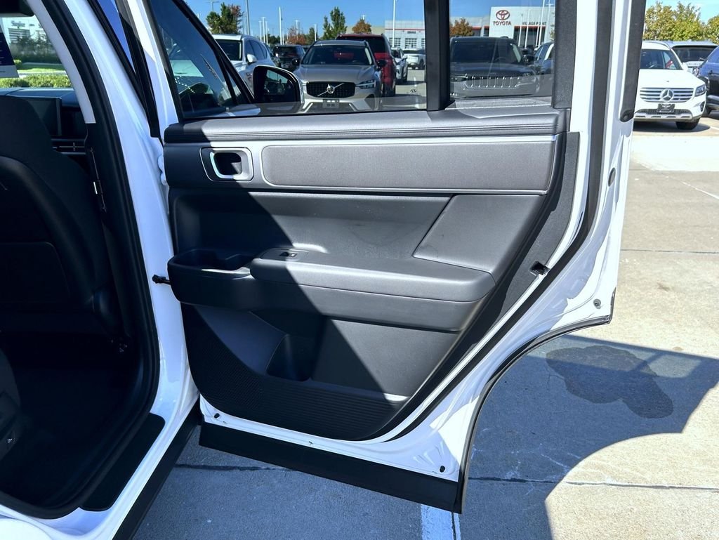 2025 Hyundai Santa Fe SE - Photo 19