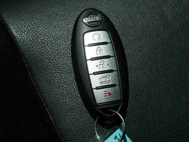 Used 2015 Gray Nissan SL image 38