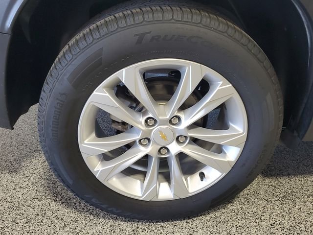 Used 2022 White Chevrolet LS image 5