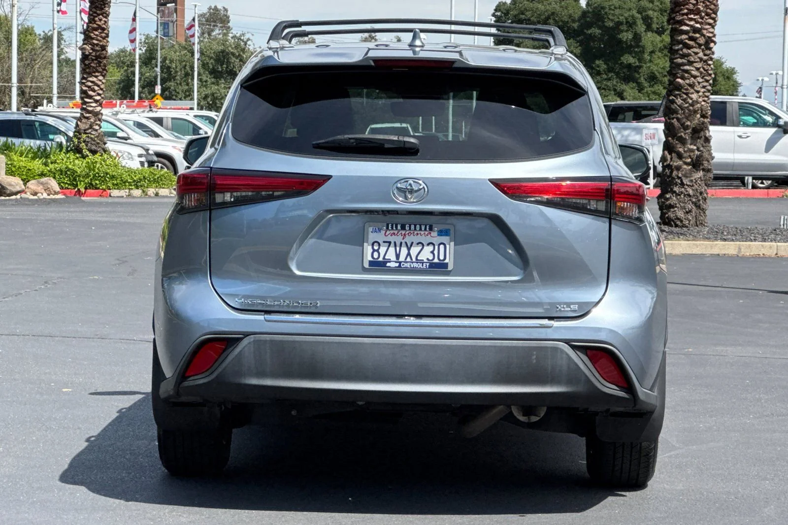 Used 2022 Moon Dust Toyota XLE image 4