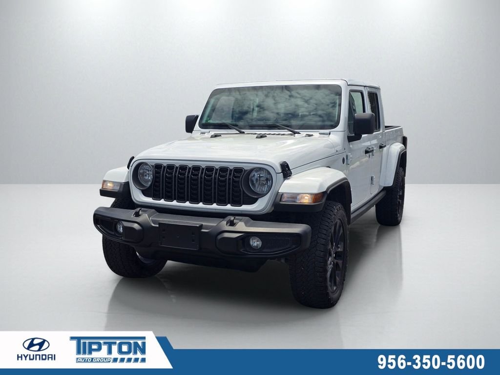 2025 Jeep Gladiator Nighthawk Auto's photo