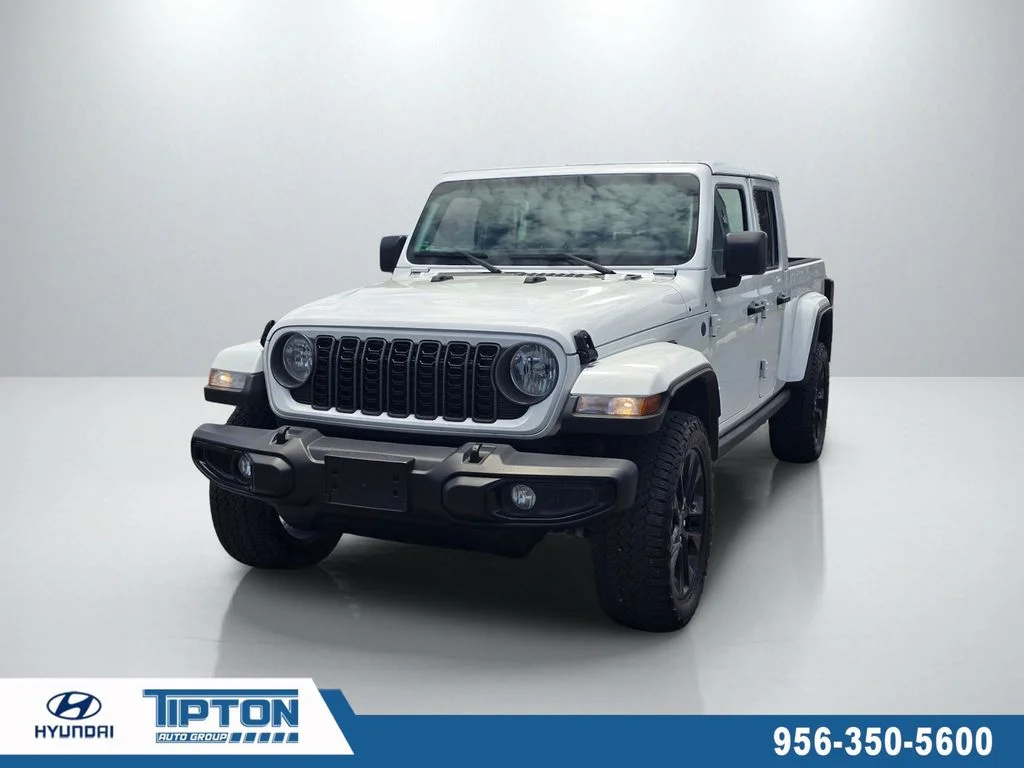 2025 Jeep Gladiator Nighthawk Auto's photo