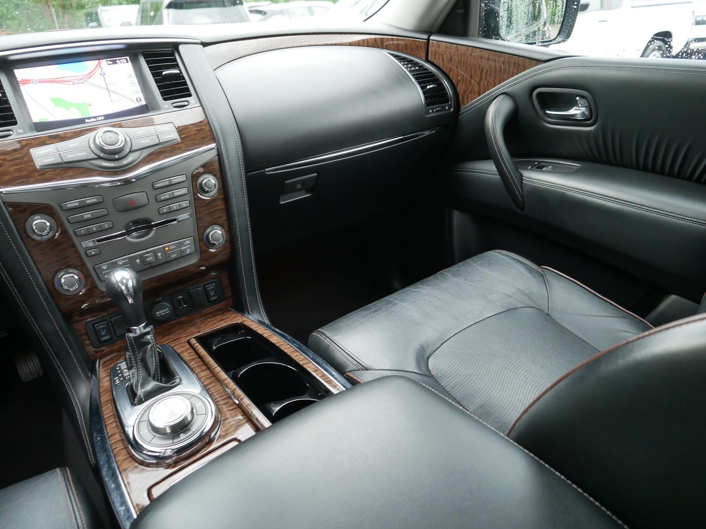 Used 2019 Super Black Nissan SL image 11