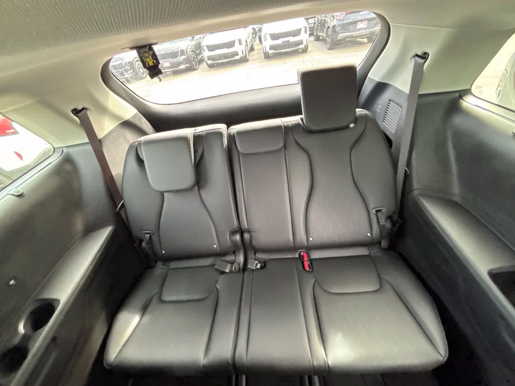 Used 2026 Silver Kia  image 19