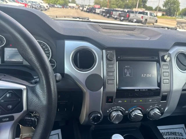 Used 2016  Toyota SR5 image 21