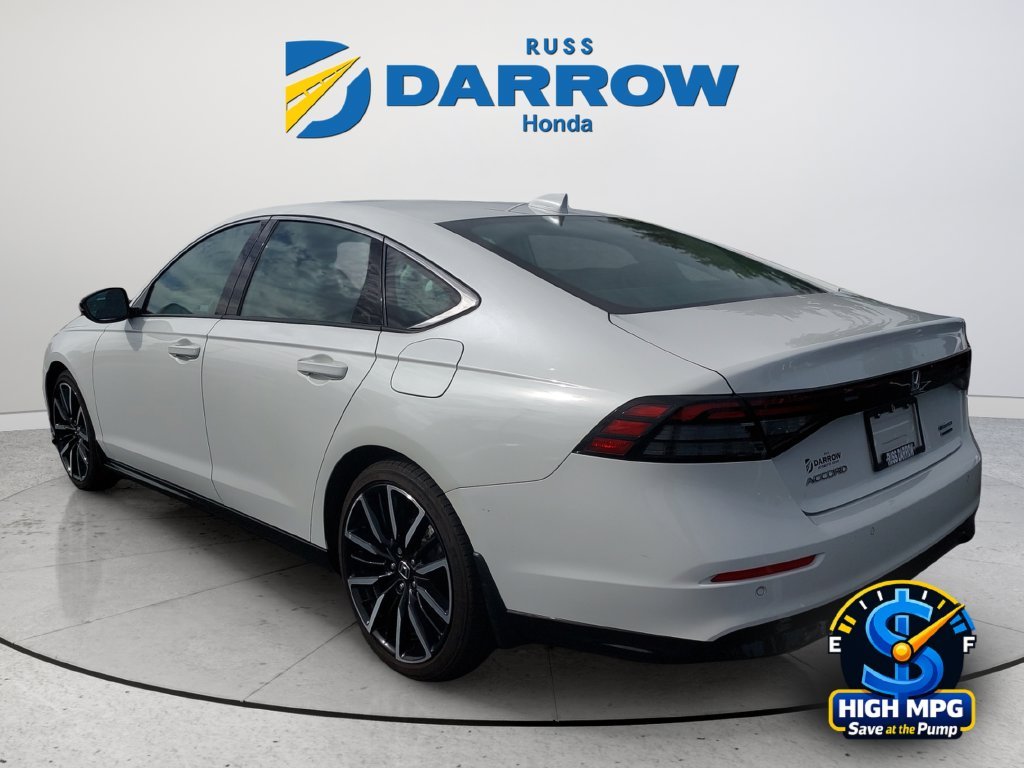 Used 2024 White Honda Touring image 3