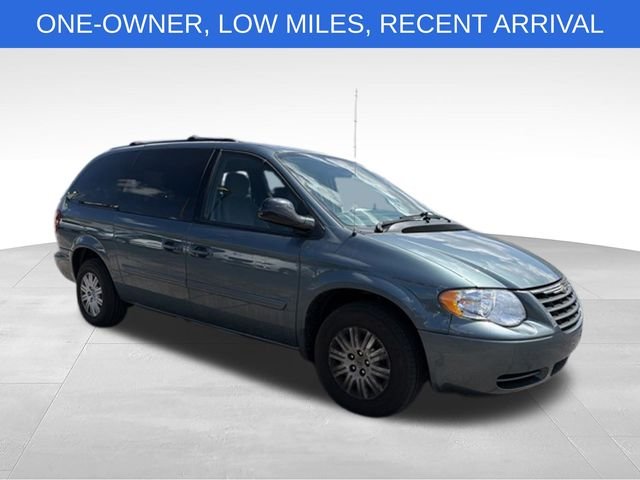 2005 Chrysler Town & Country