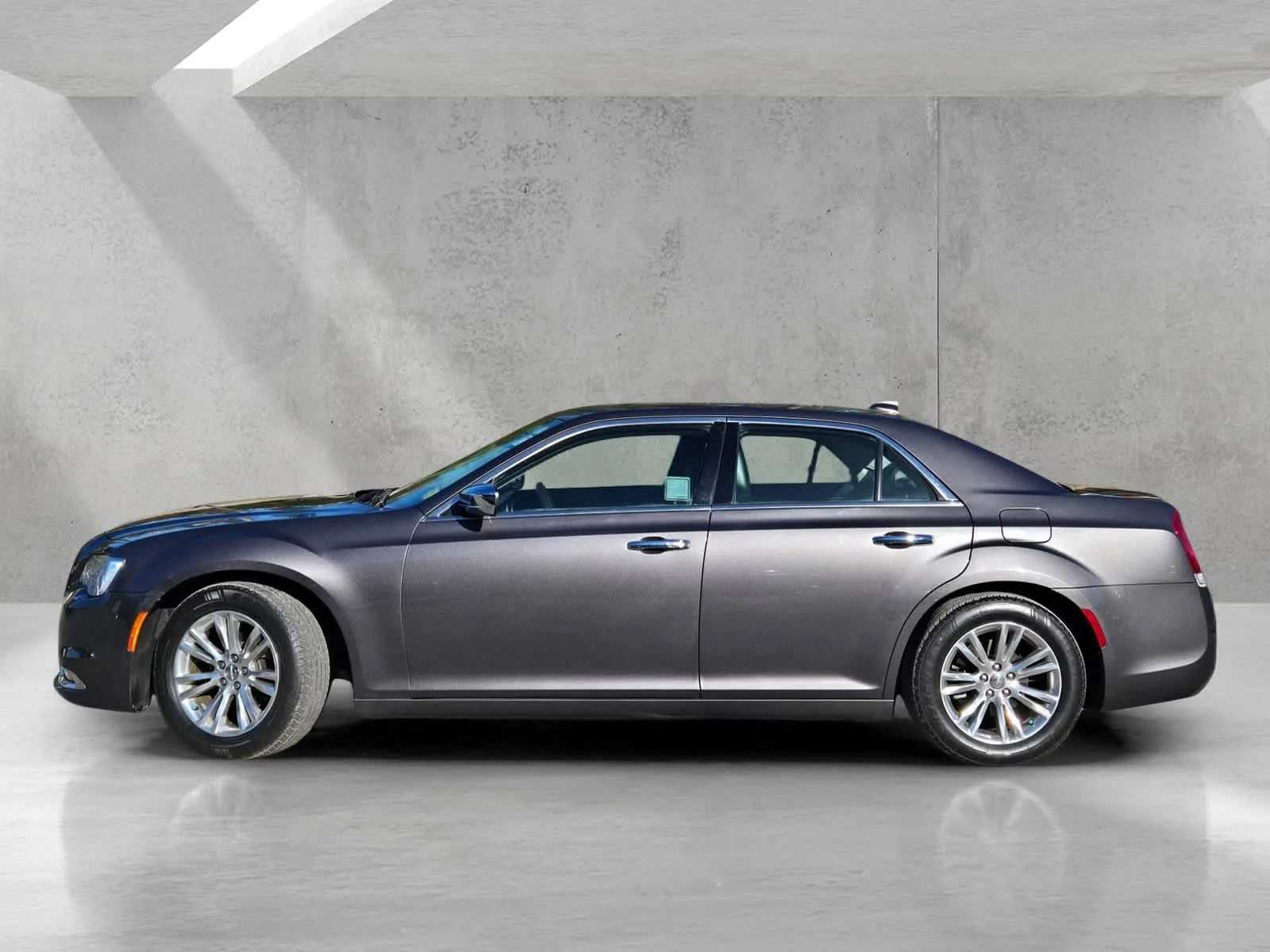 Used 2016  Chrysler 300C image 6