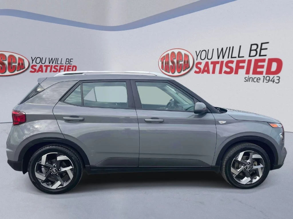 Used 2022 Gray Hyundai SEL image 5