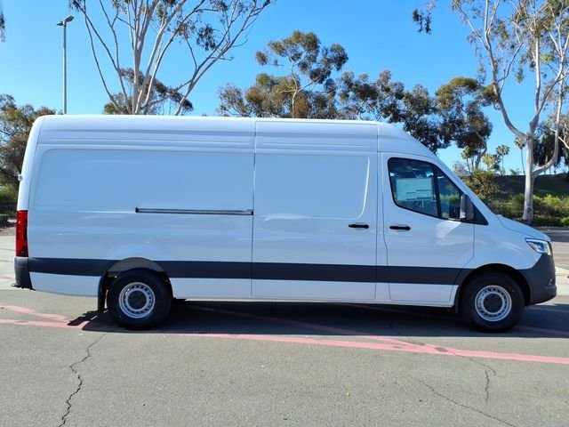 New 2026 White Mercedes-Benz Cargo 170 WB image 22