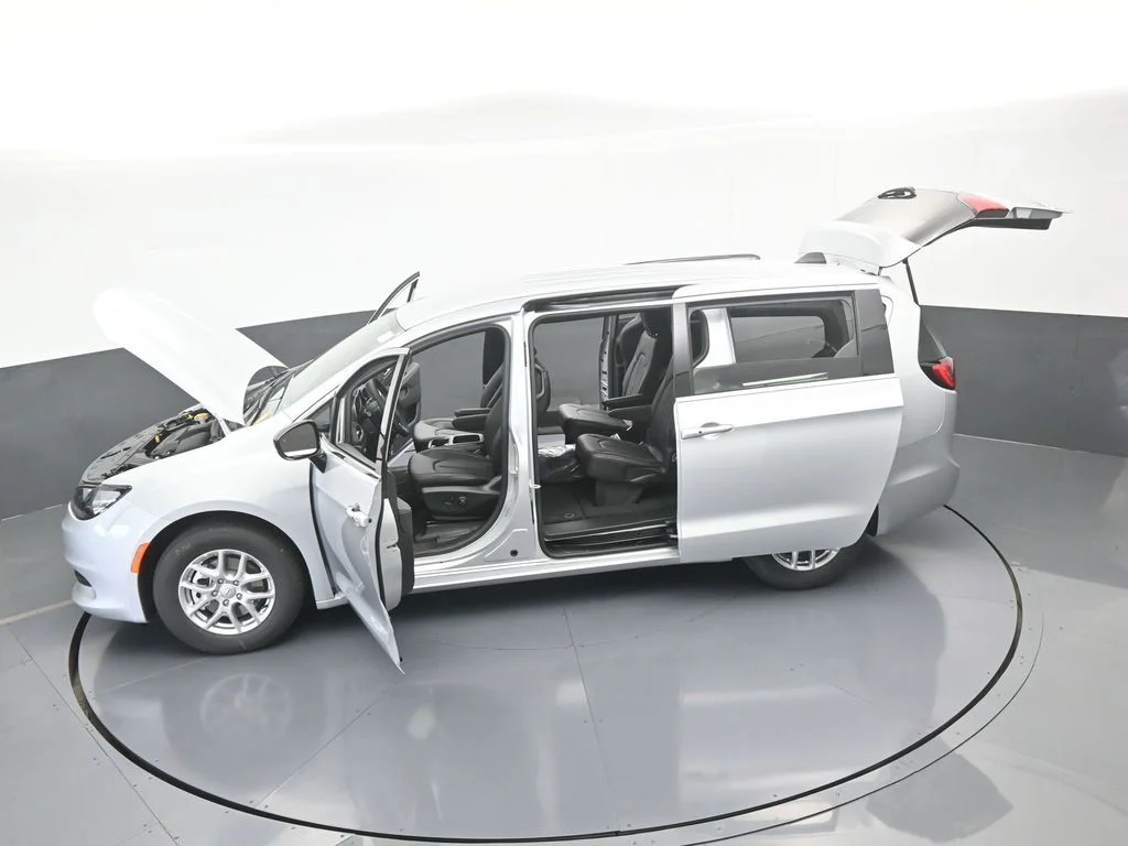 2026 Chrysler Voyager LX - Photo 62