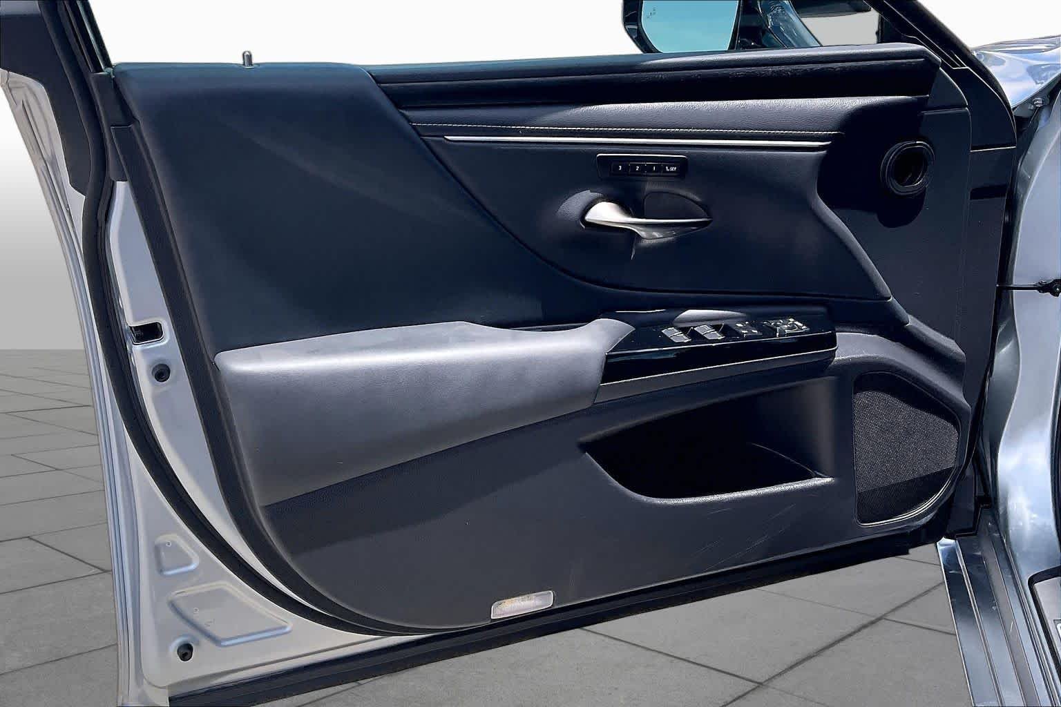Used 2025 Iridium Lexus  image 20