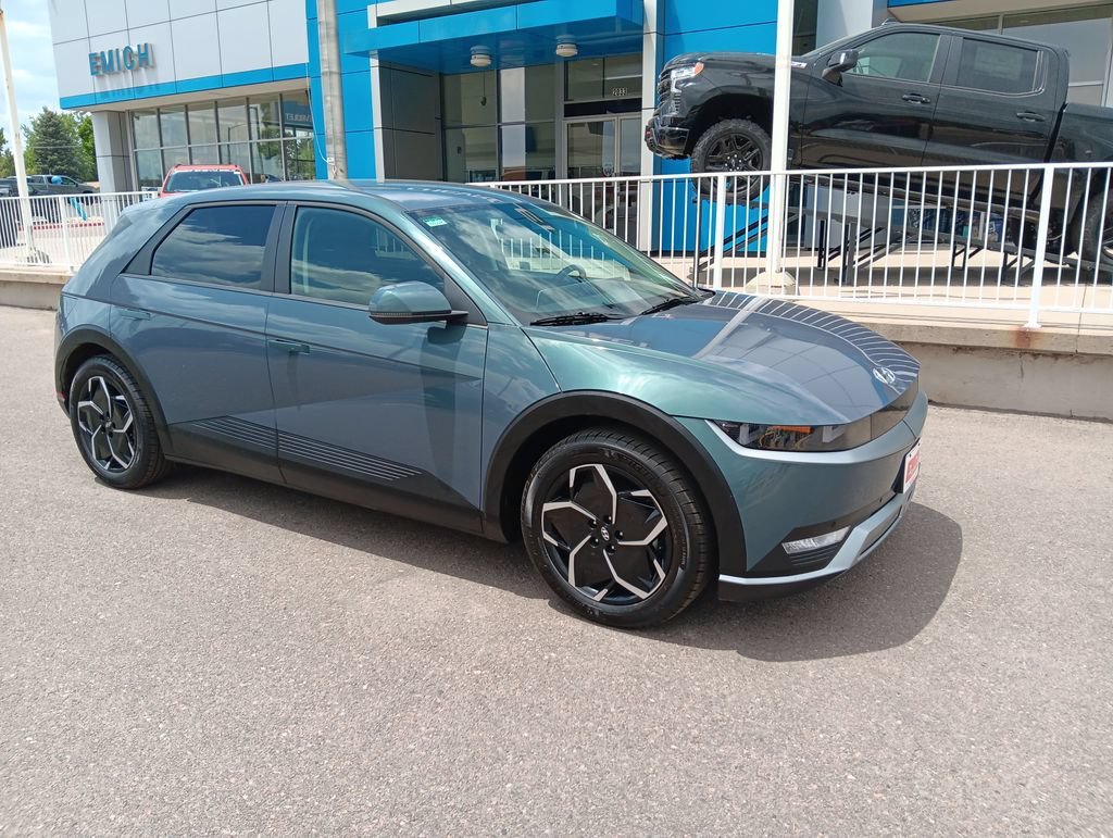 Used 2024 Digital Teal Hyundai SEL image 7
