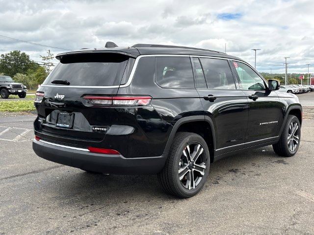 New 2027 High-Gloss Black Paint Jeep Limited image 2