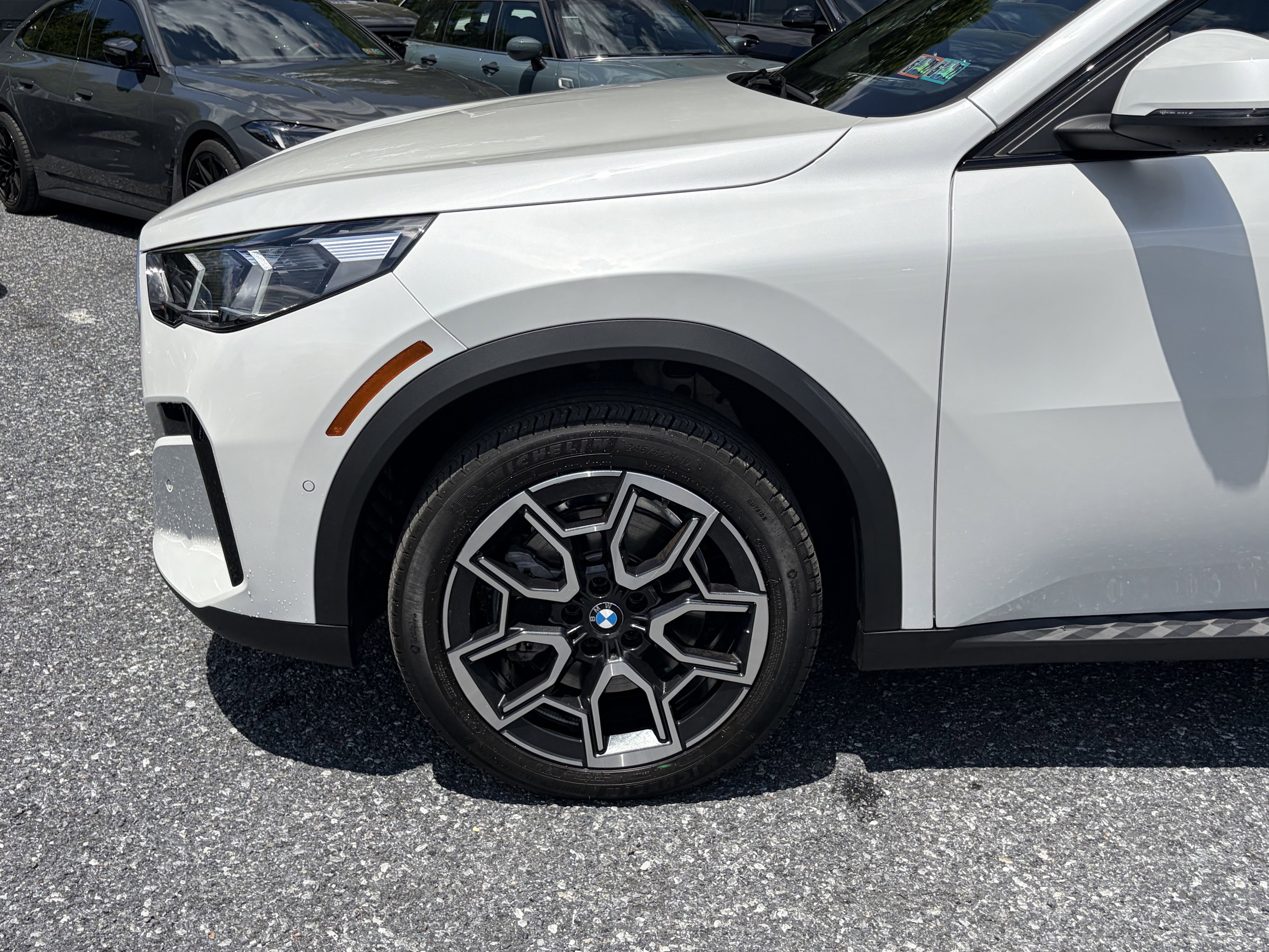 Certified Used 2025 Mineral White Metallic BMW xDrive28i image 4
