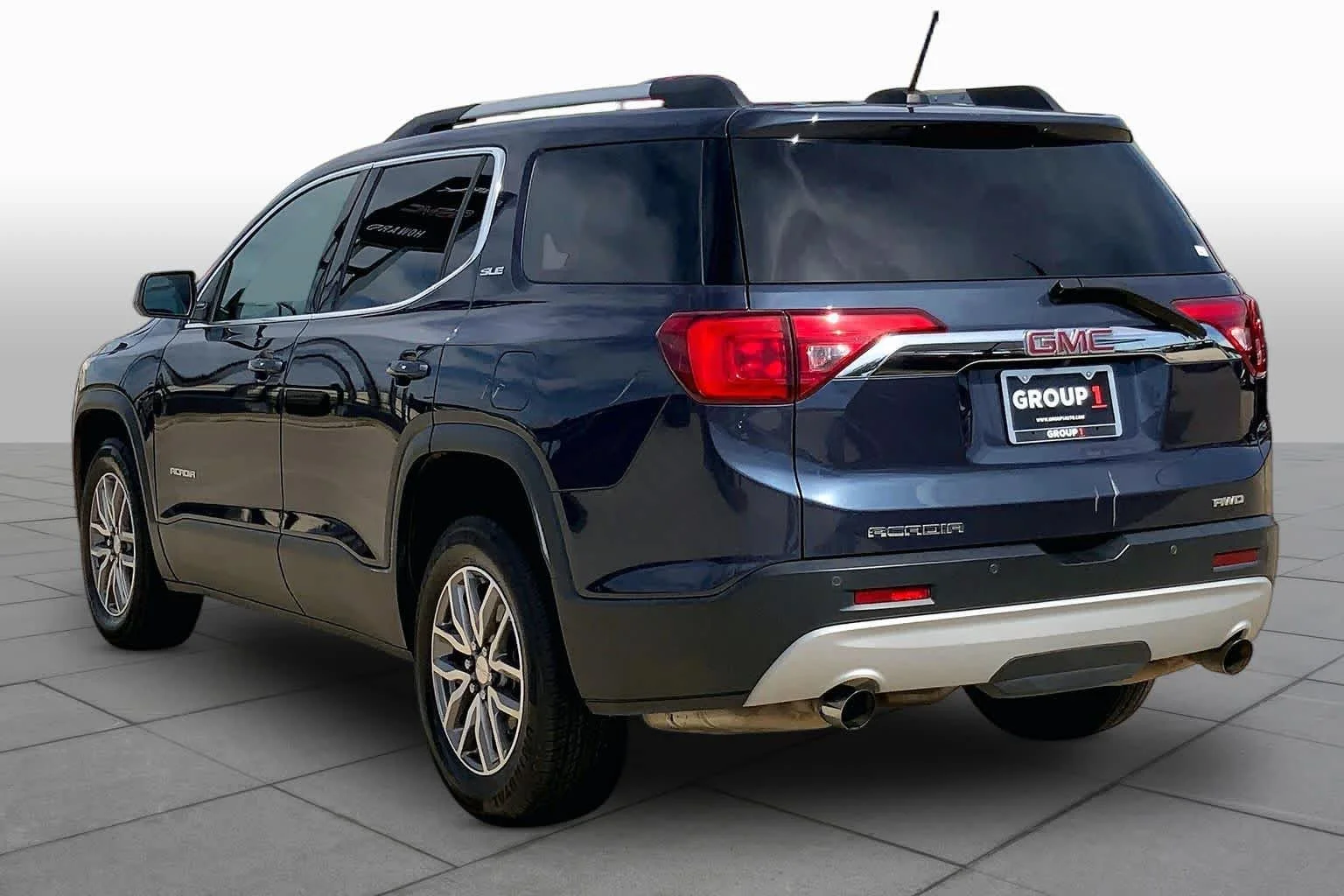 Used 2019 BLUE STEEL METALLIC GMC SLE image 12