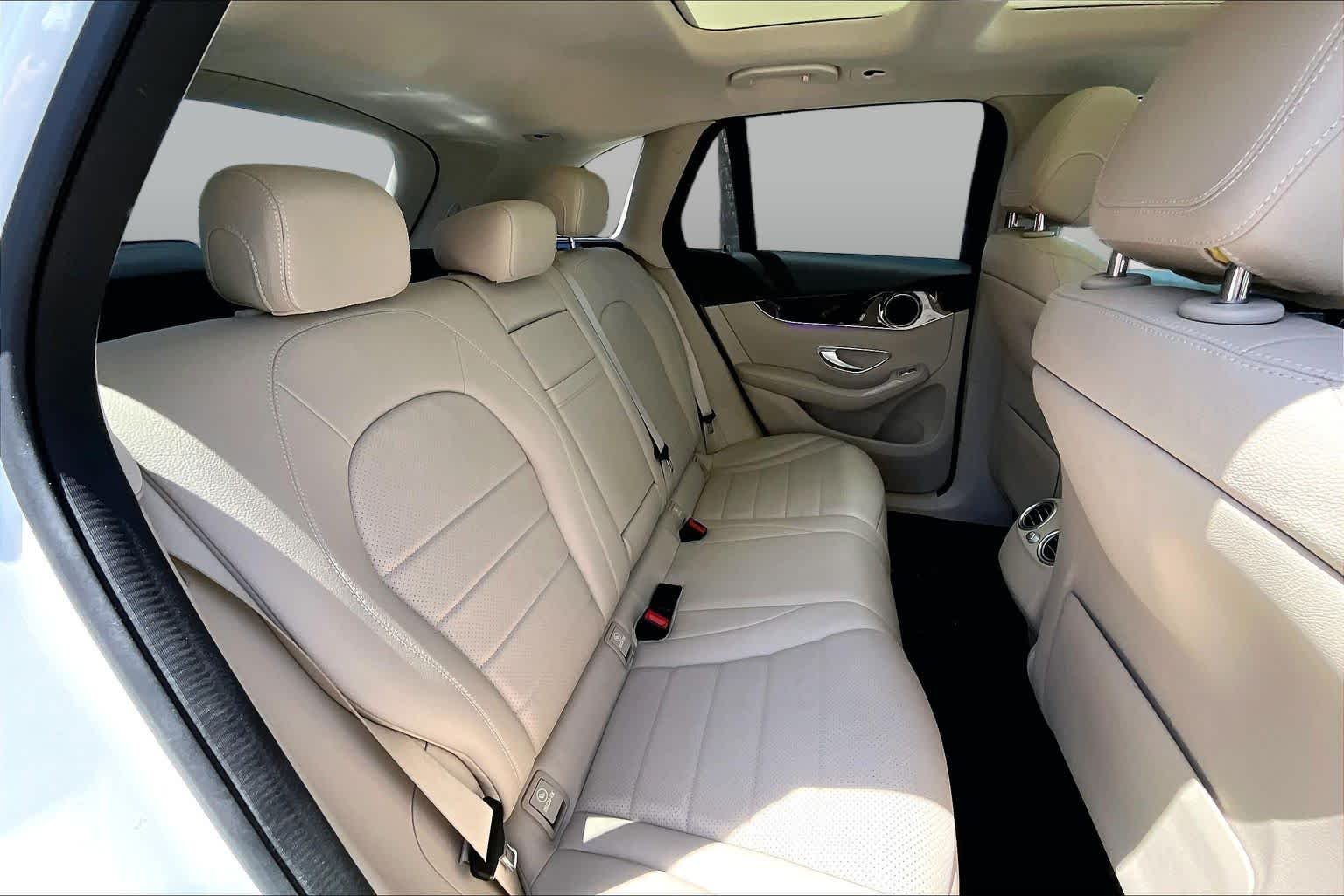 Used 2021 Polar White Mercedes-Benz GLC 300 image 20