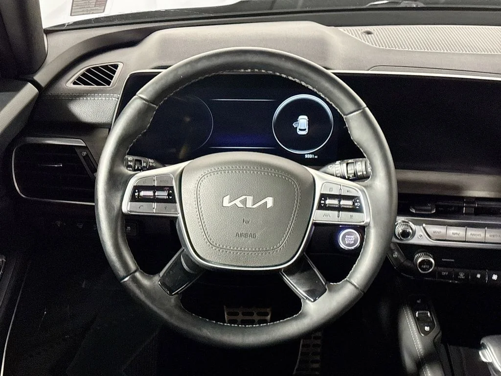 Used 2025 Green Kia SX X-Line image 13
