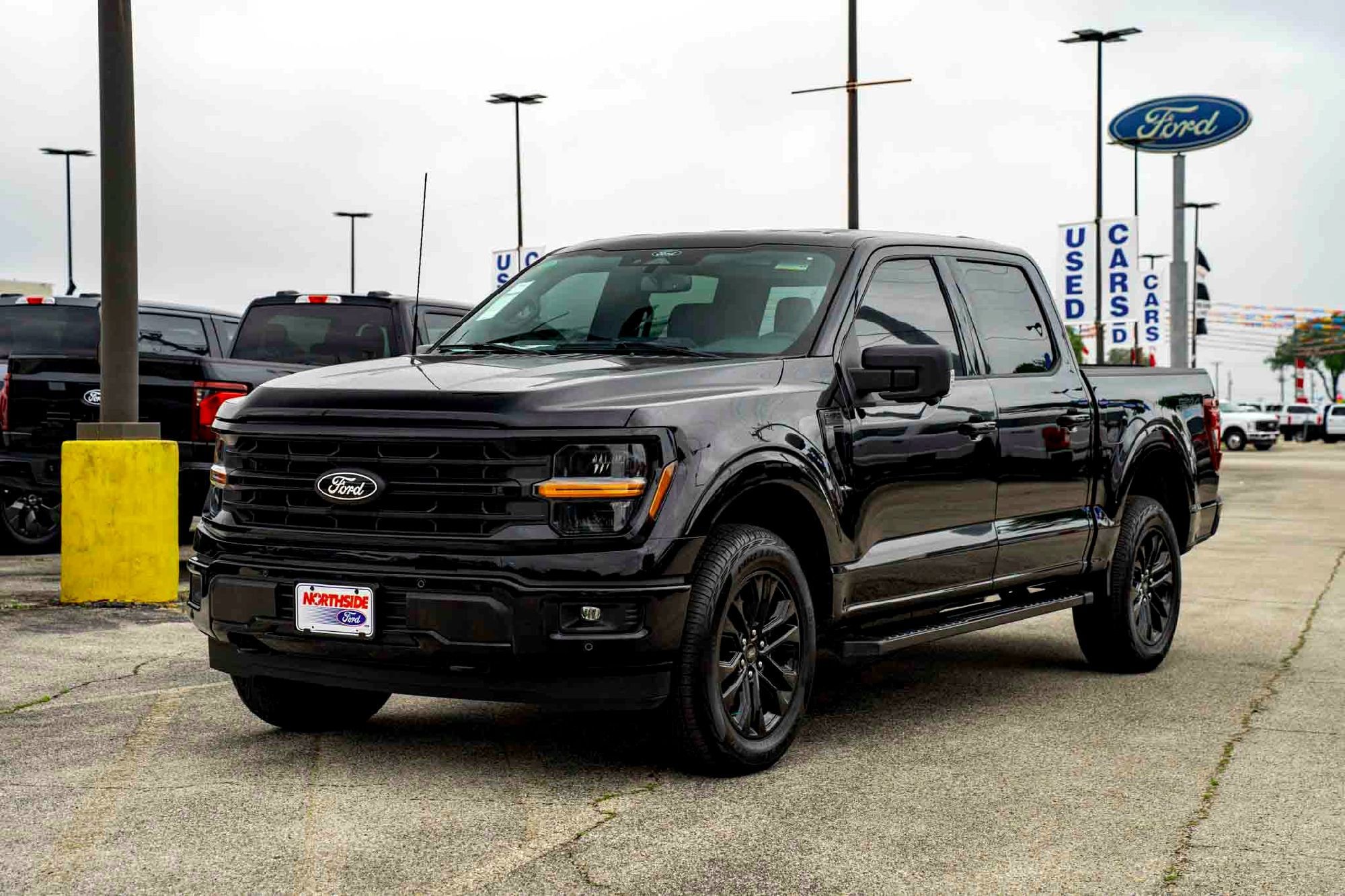 New 2025 Agate Black Metallic Ford XLT image 7