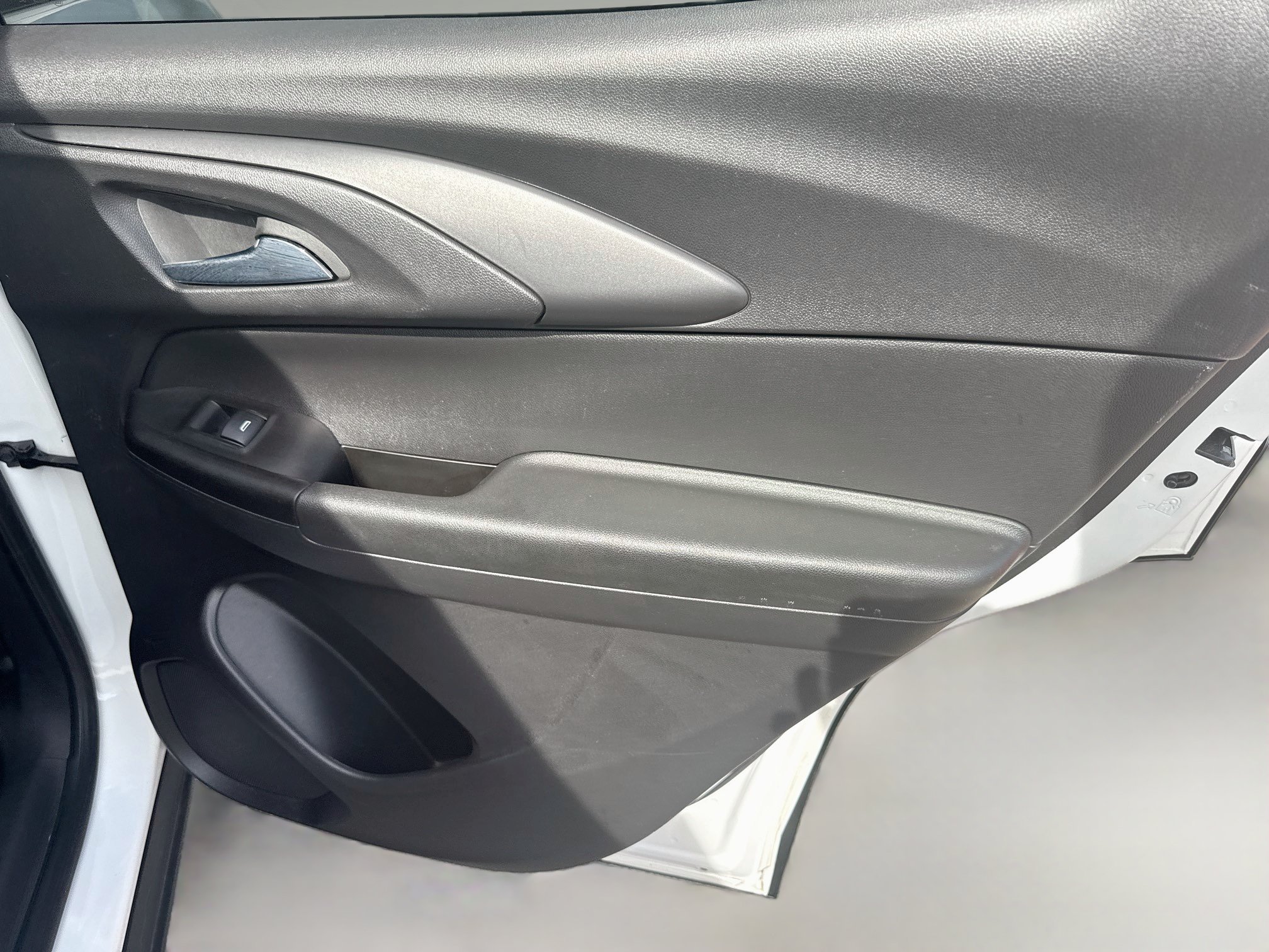 Used 2022 Summit White Chevrolet RS image 30