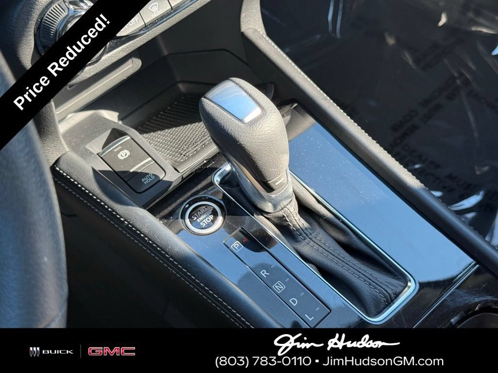 Used 2024 Gray Nissan SR Xtronic CVT image 30