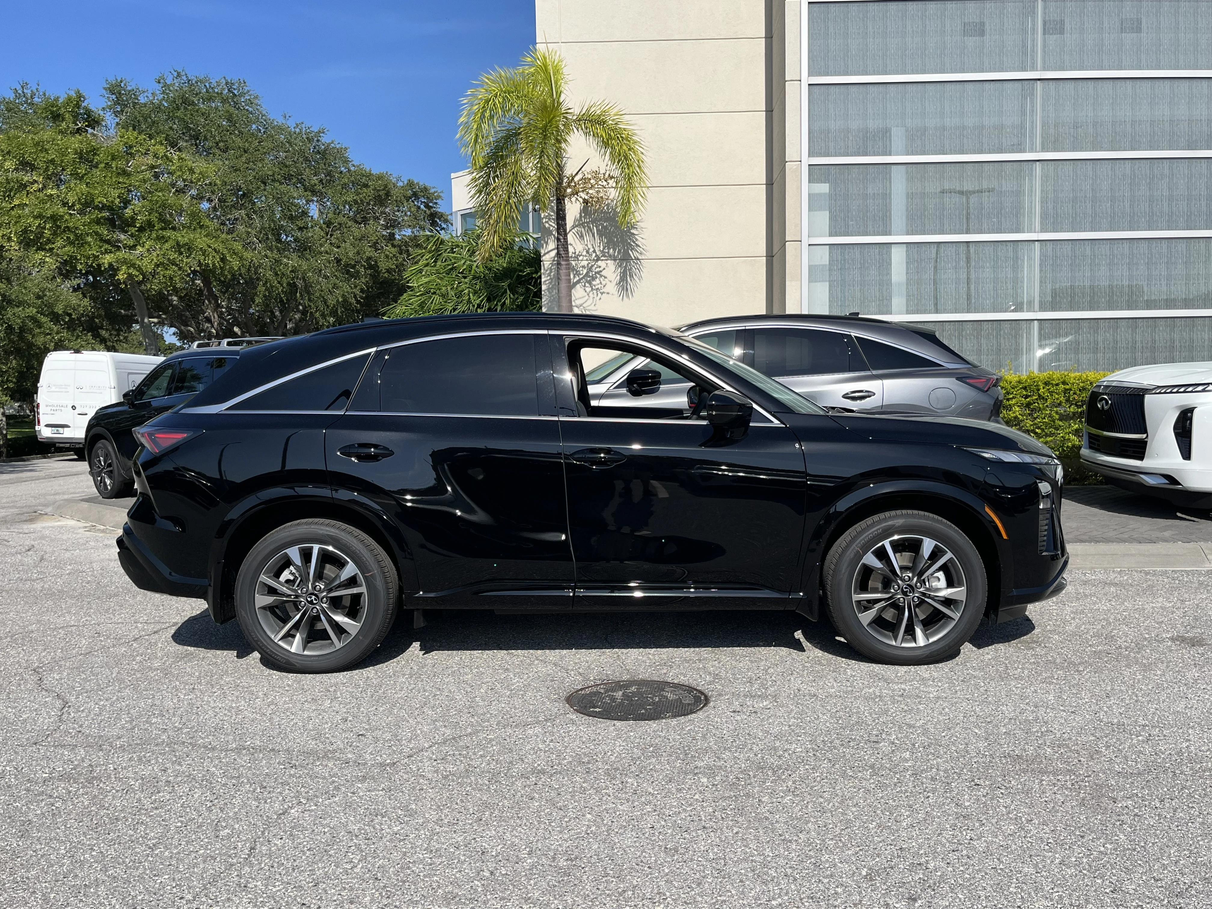 New 2027 Black Obsidian INFINITI LUXE image 6