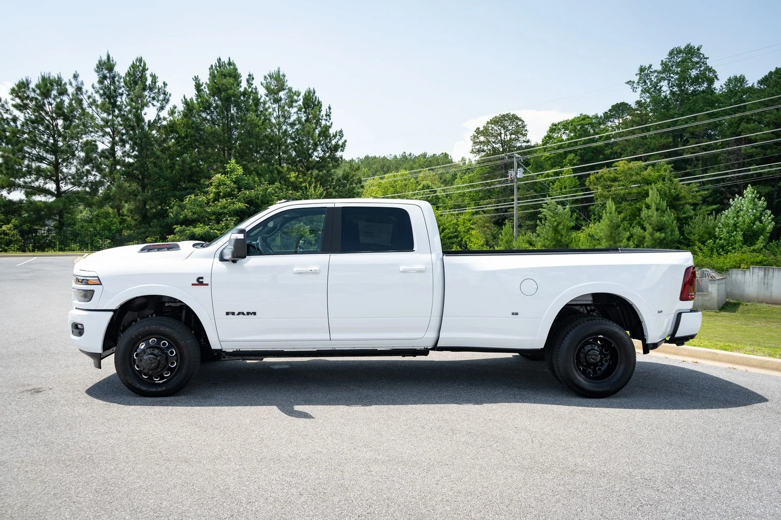 New 2026 Bright White Clear-Coat Exterior Paint RAM Limited image 13