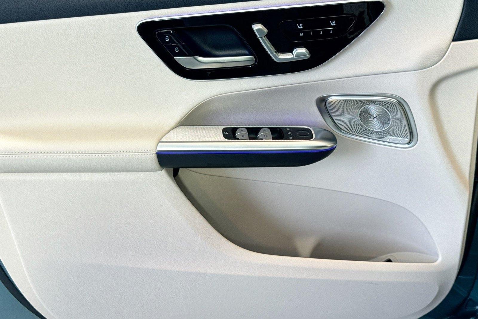 New 2026 Verde Silver Metallic Mercedes-Benz GLC 300 image 16