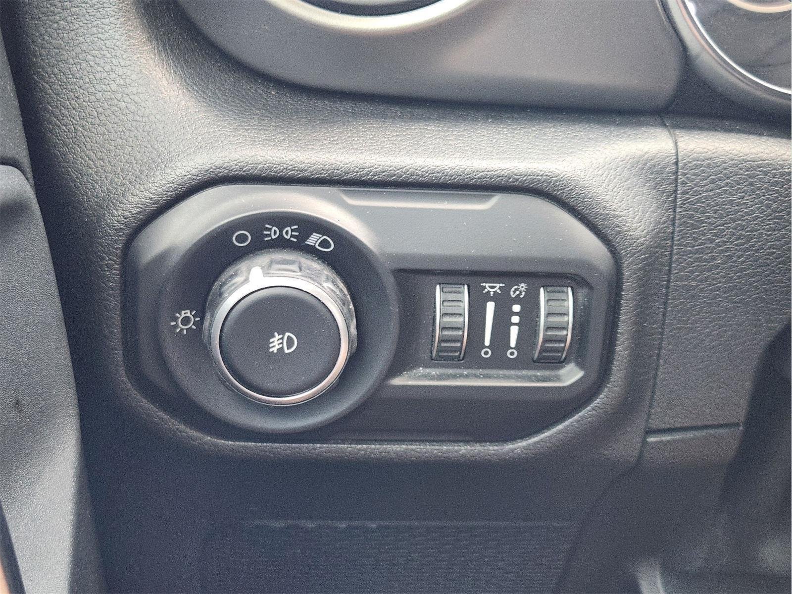 Used 2018 Ocean Blue Metallic Clearcoat Jeep Sport image 21