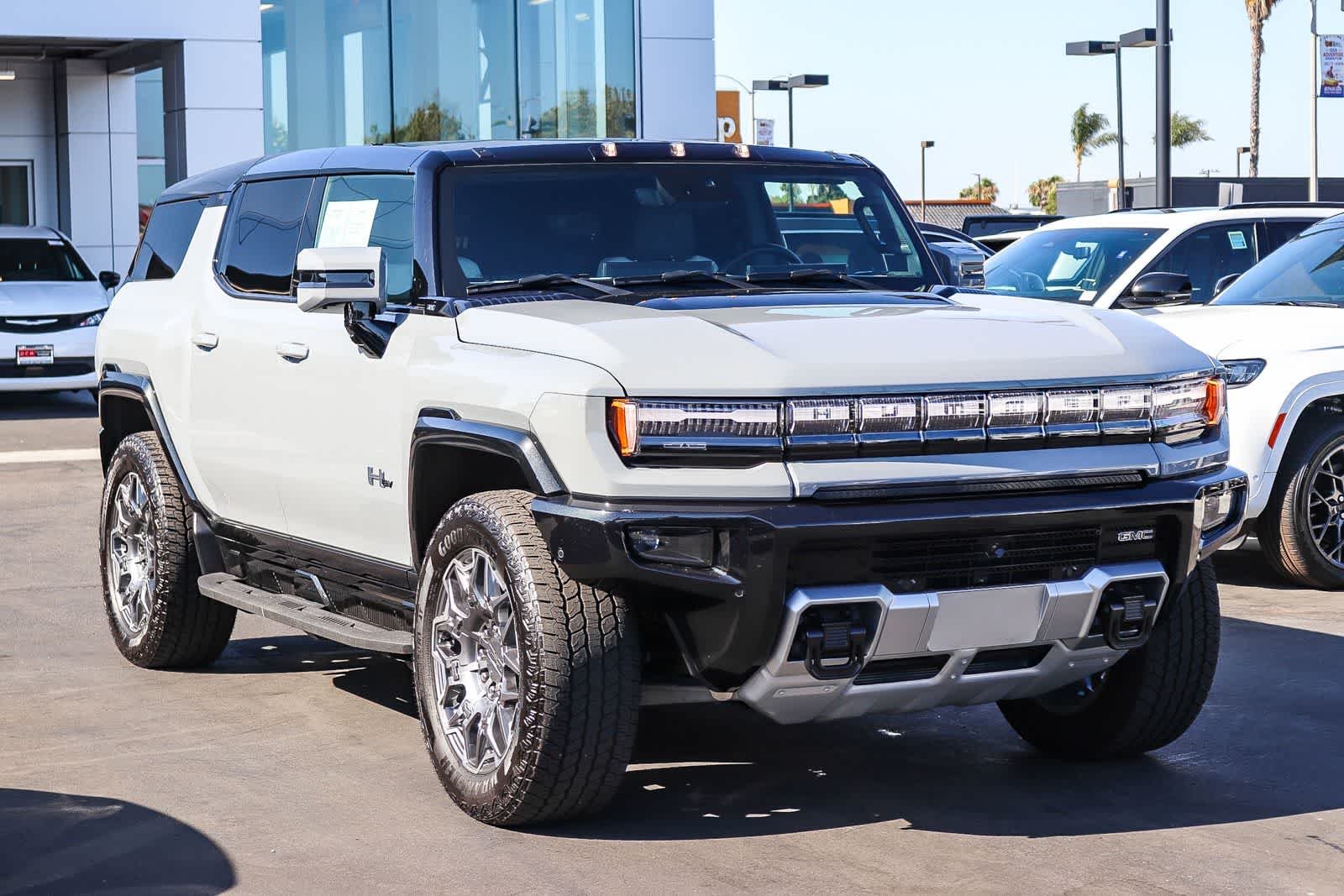 Used 2025 Meteorite Metallic (Grey) GMC 3X image 3