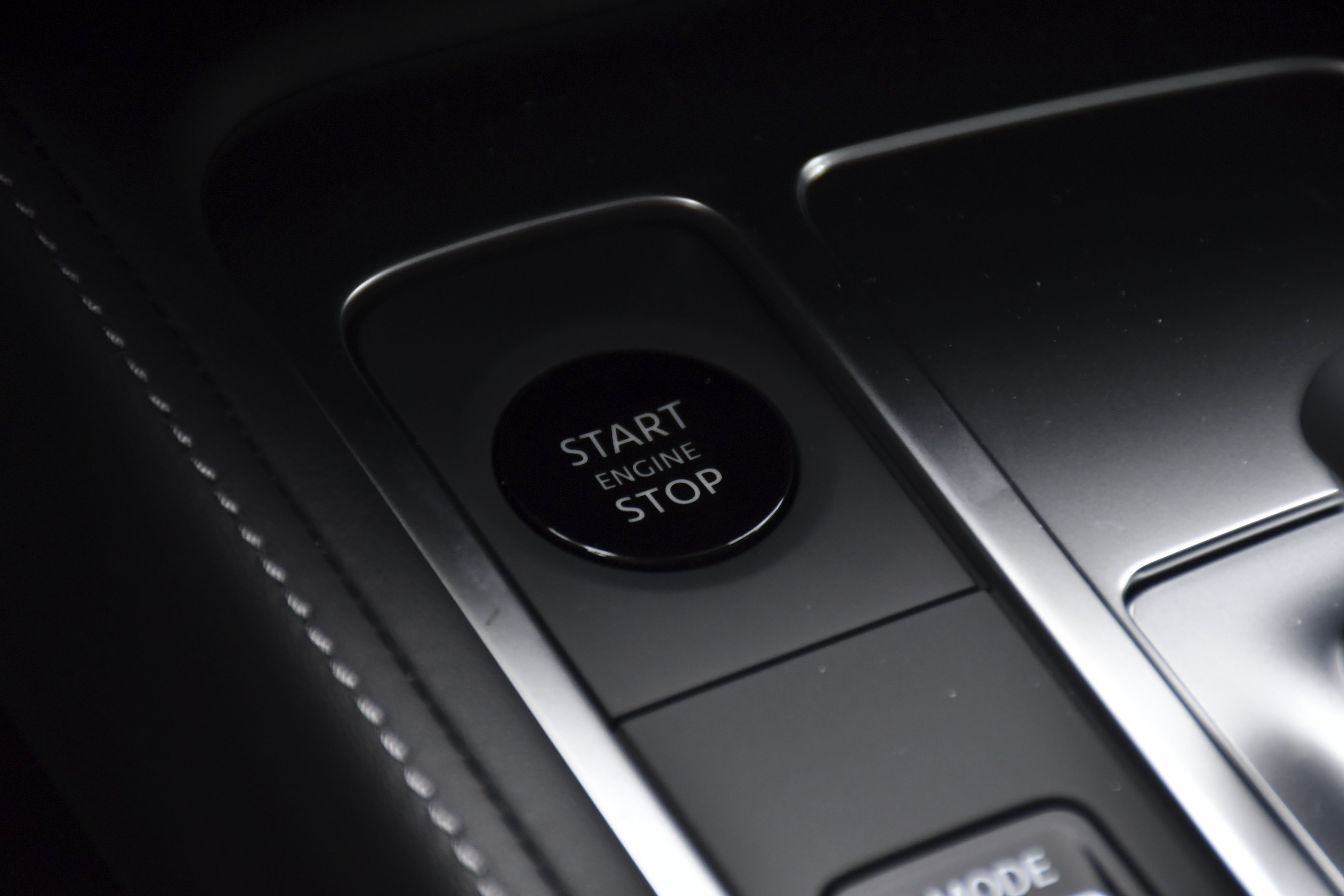 New 2027 HARBOR GRAY INFINITI Luxe FWD image 17