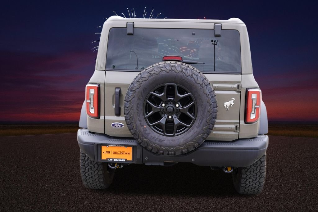 Used 2025 Gray Ford Badlands image 8