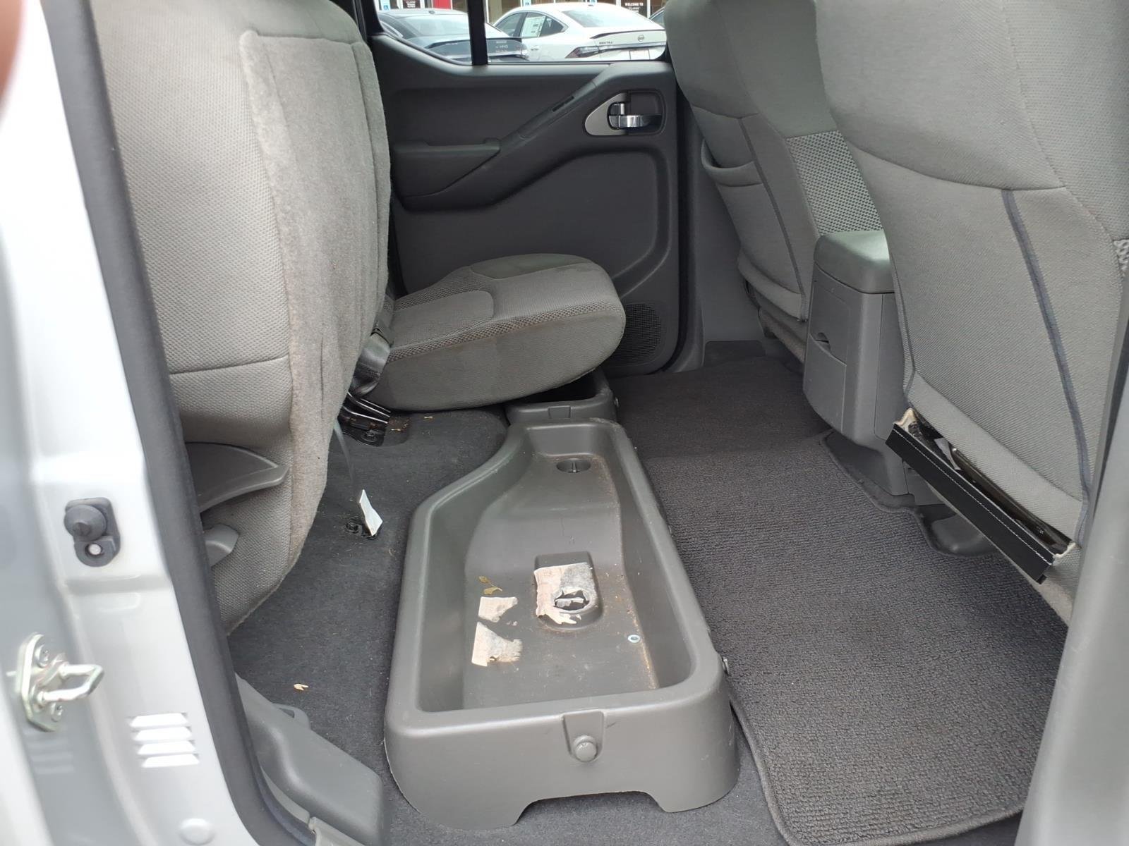 Used 2019 Glacier White Nissan SV image 23
