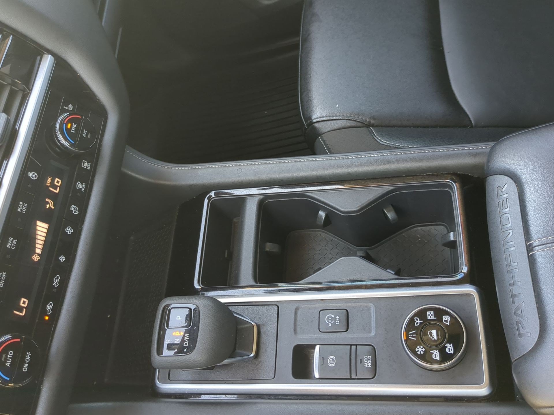 Used 2024  Nissan SL image 19