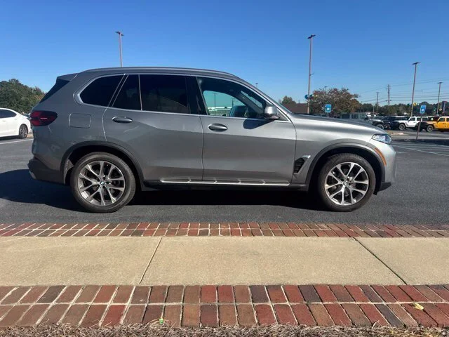 Used 2026 Gray BMW sDrive40i image 5